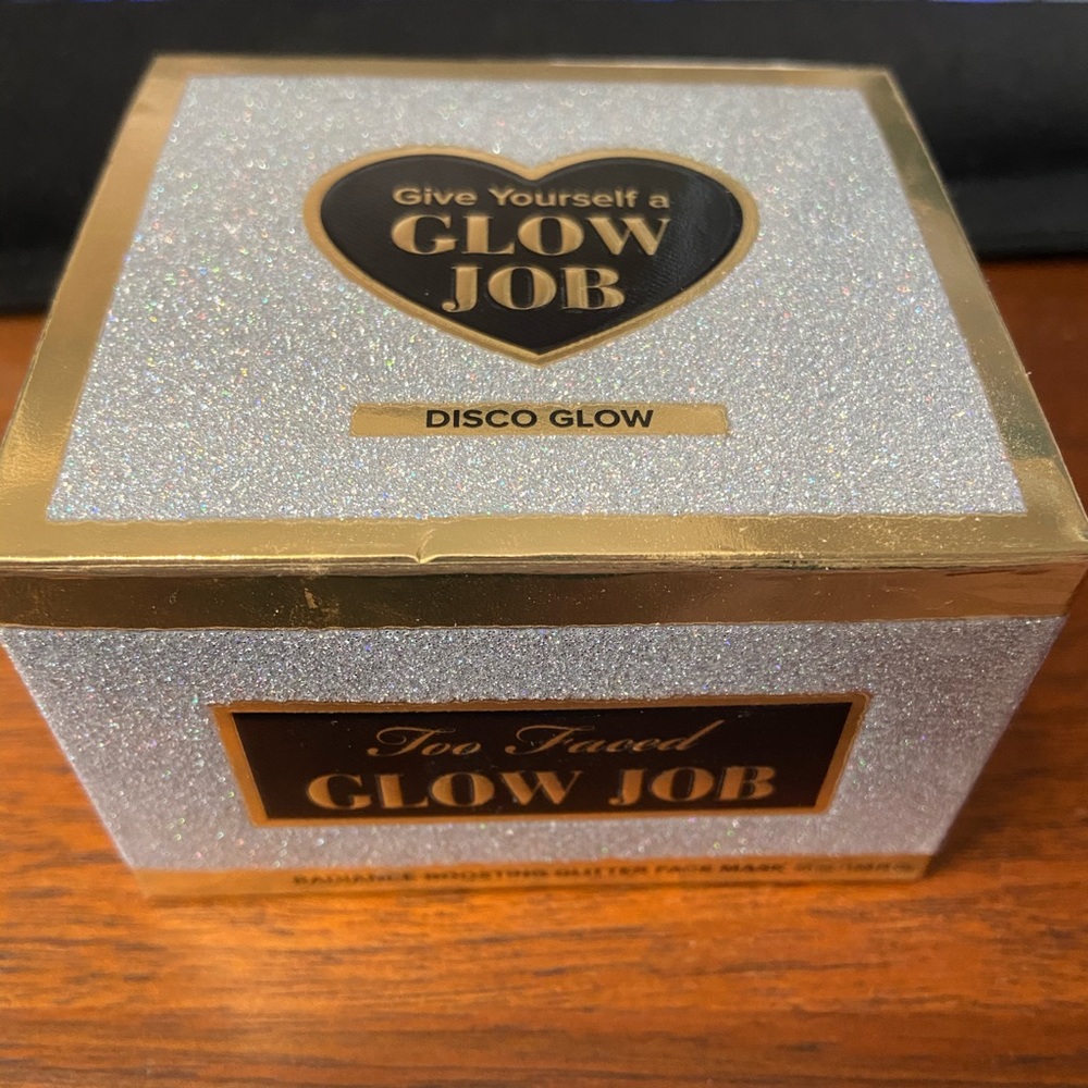 BNIB Too faced “glow job” glitter face mask